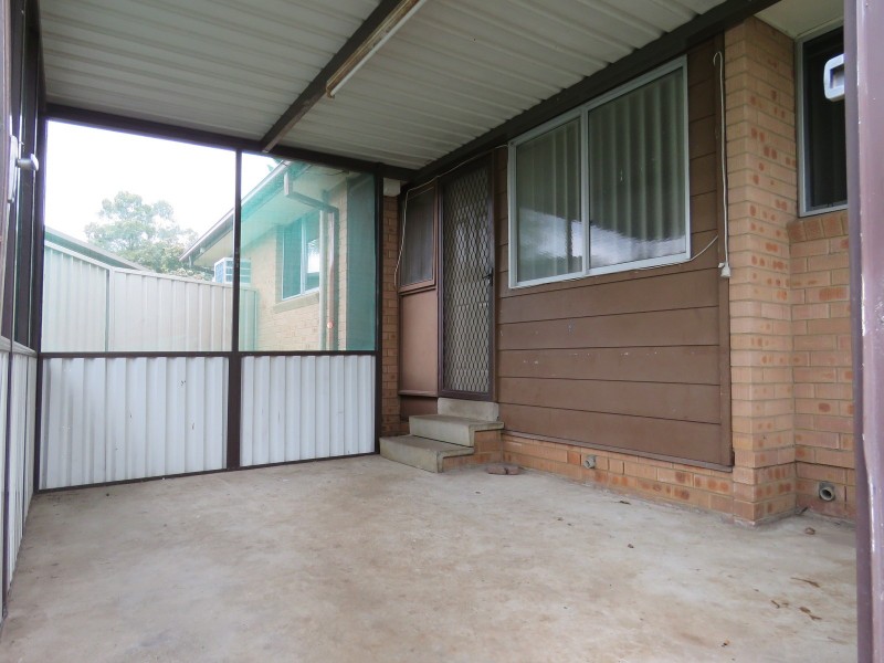 10 McCartney Crescent, St Clair NSW 2759