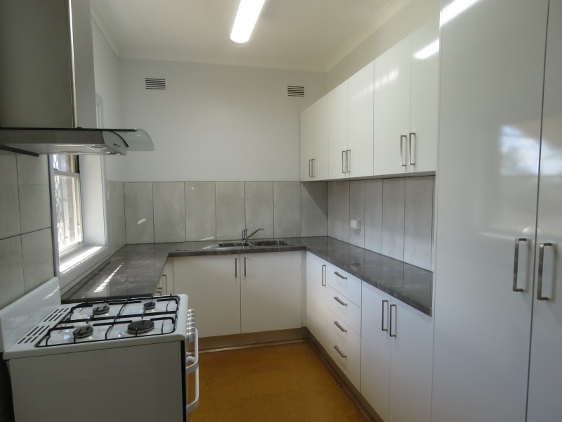 2B Whitworth Street, Westmead NSW 2145