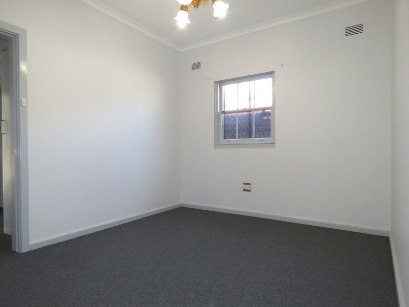 2B Whitworth Street, Westmead NSW 2145