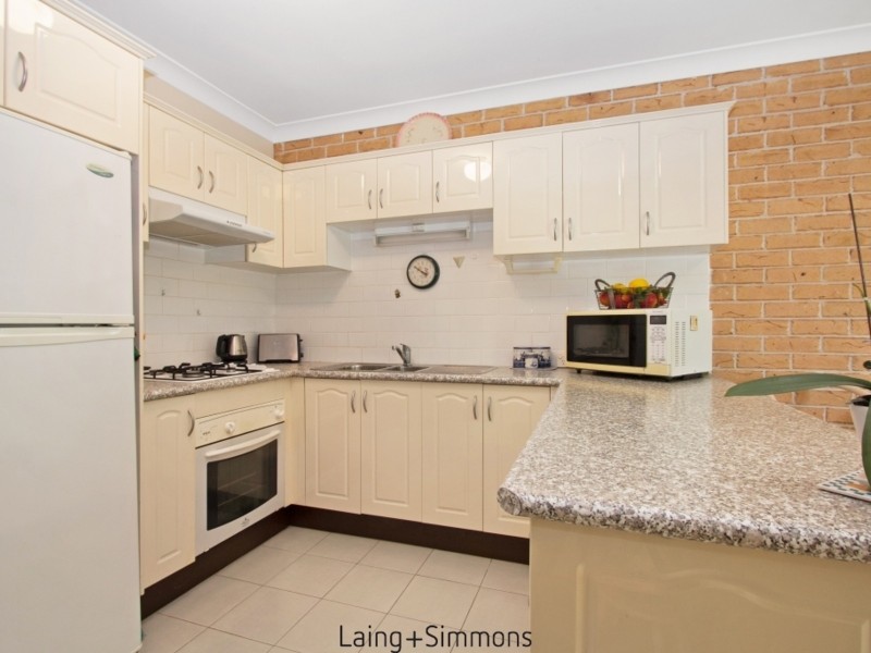 12/64 Ballandella Road, Toongabbie NSW 2146