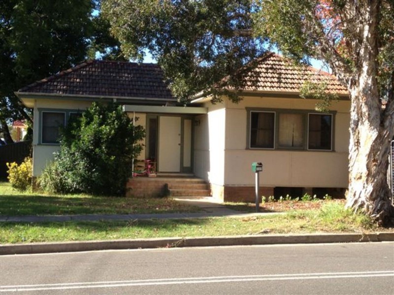 137 Fitzwilliam Road, Toongabbie NSW 2146