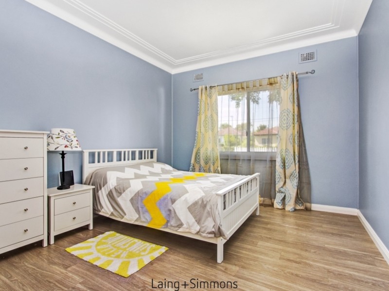 23 Derbyshire Avenue, Toongabbie NSW 2146