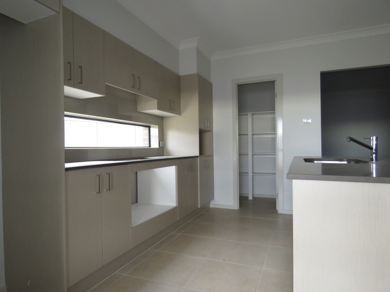 32 Lowndes Drive, Oran Park NSW 2570