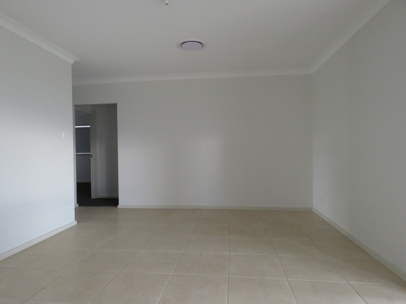 32 Lowndes Drive, Oran Park NSW 2570