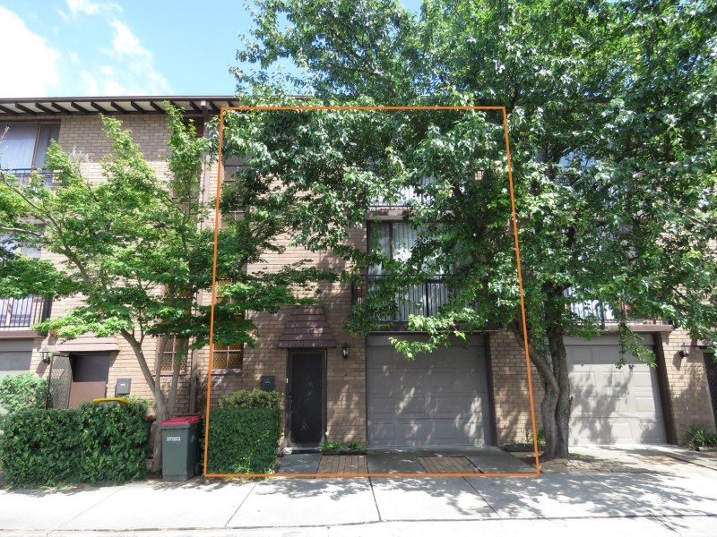 2/1 Queens Road, Westmead NSW 2145