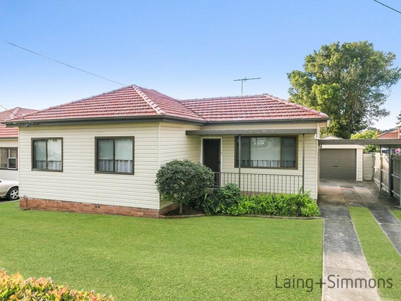7 Derbyshire Avenue, Toongabbie NSW 2146