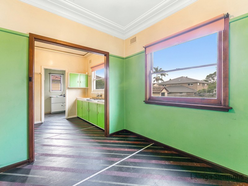 7 Derbyshire Avenue, Toongabbie NSW 2146