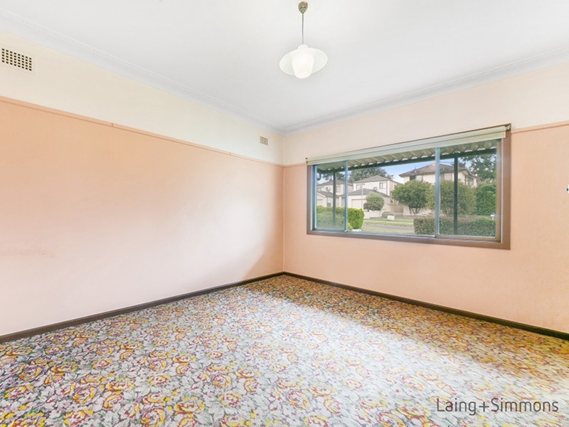 7 Derbyshire Avenue, Toongabbie NSW 2146