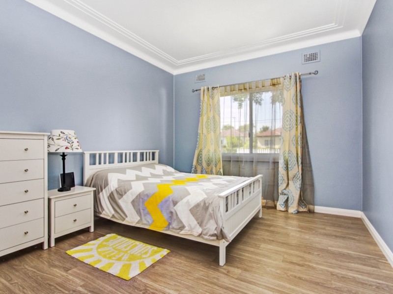 23 Derbyshire Avenue, Toongabbie NSW 2146