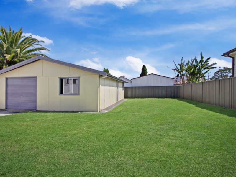 23 Derbyshire Avenue, Toongabbie NSW 2146
