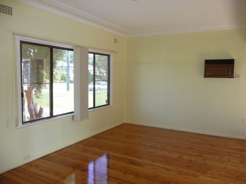 89 Bulli Road, Toongabbie NSW 2146