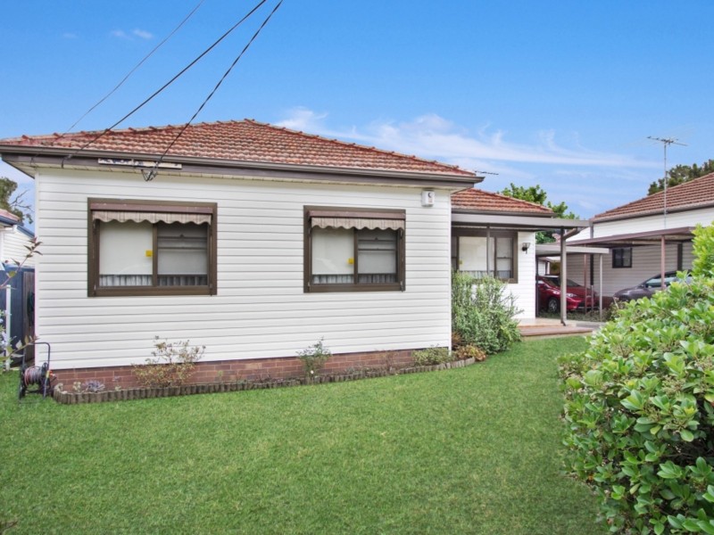 13 Derbyshire Avenue, Toongabbie NSW 2146