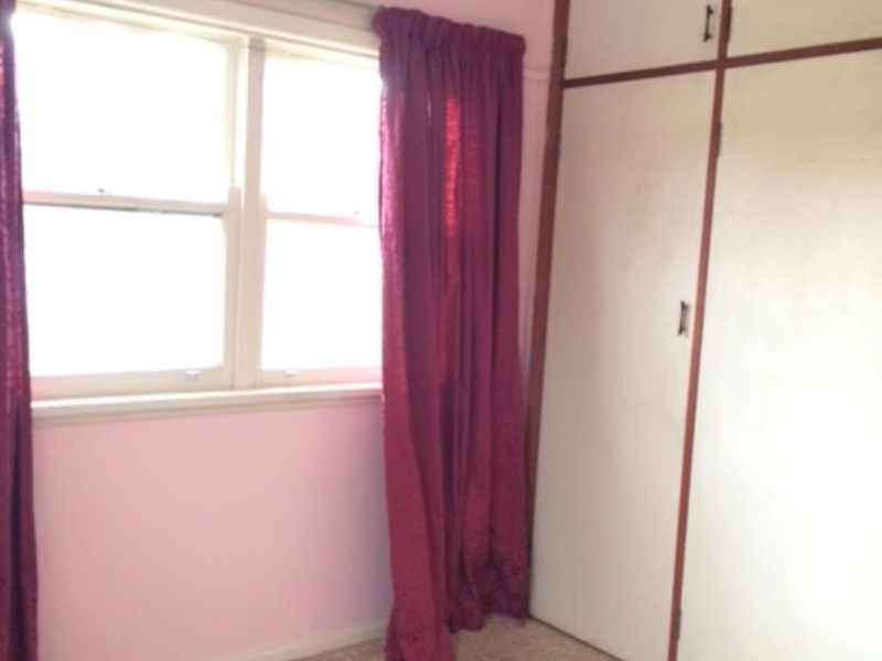 9 Binalong Road, Pendle Hill NSW 2145