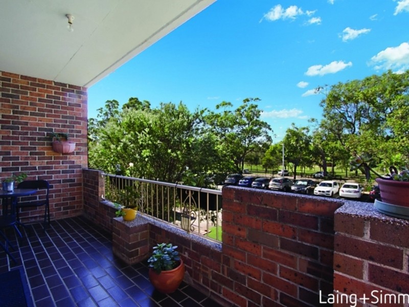 2/10 Park Ave, Westmead NSW 2145