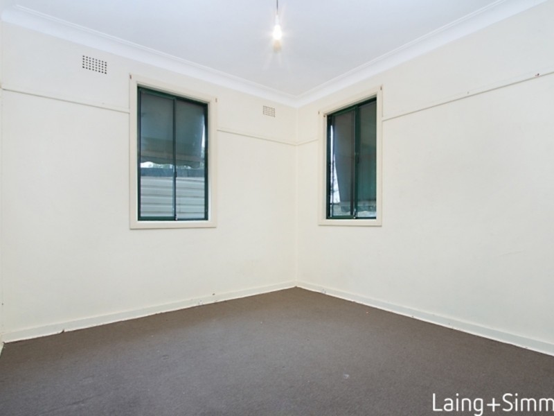 12 Bond Avenue, Toongabbie NSW 2146