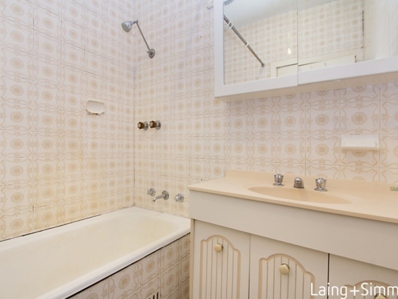 12 Bond Avenue, Toongabbie NSW 2146