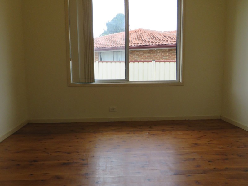 10 McCartney Crescent, St Clair NSW 2759