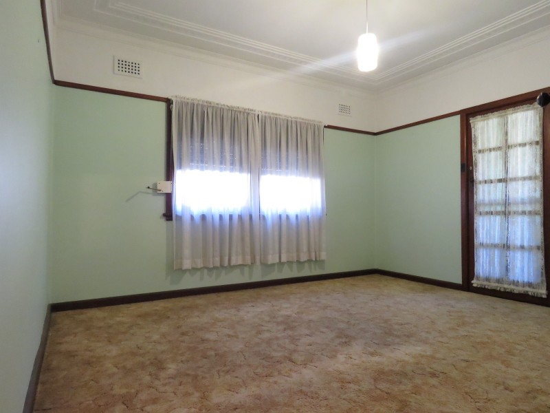 3 Grand Ave, Westmead NSW 2145