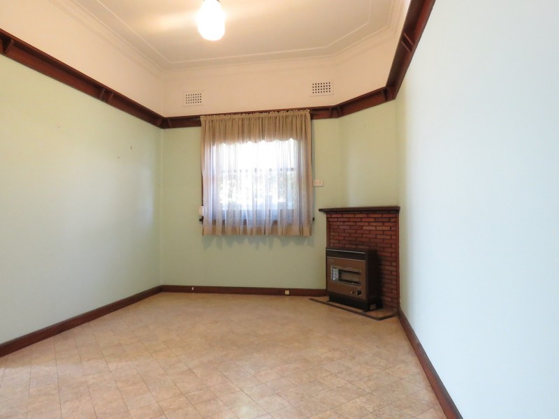 3 Grand Ave, Westmead NSW 2145