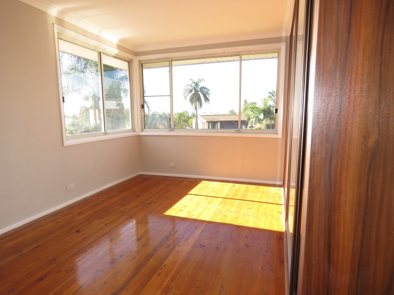 8 St Andrews Blvd, Casula NSW 2170