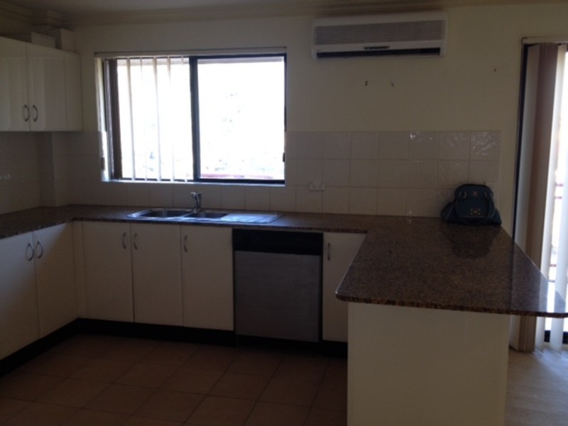 8/25 Portico Parade, Toongabbie NSW 2146