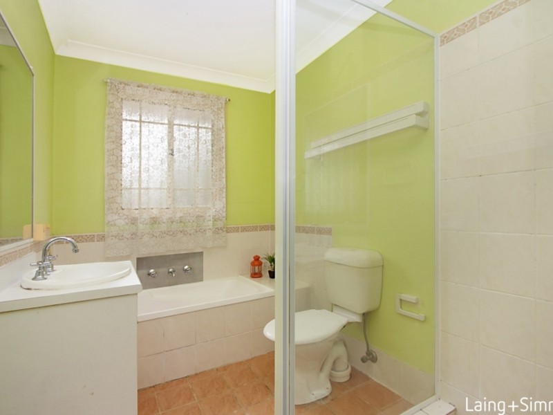 1/6 Carinya Road, Girraween NSW 2145