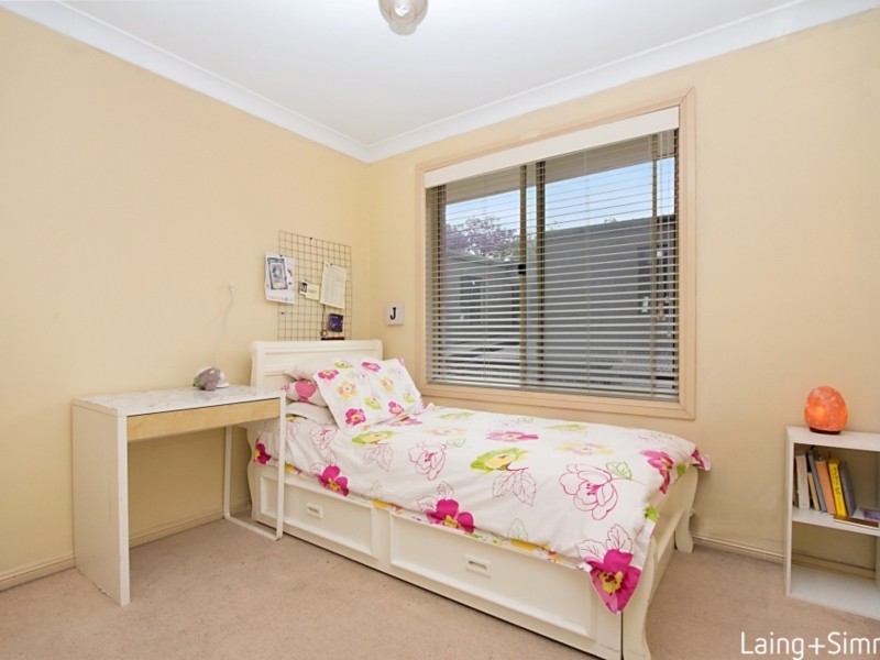 1/6 Carinya Road, Girraween NSW 2145