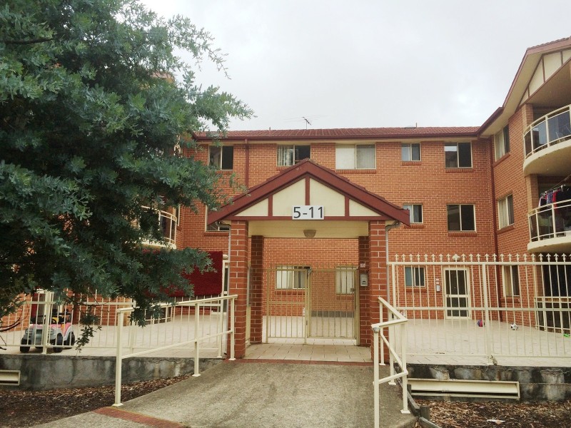 13/5-11 Weigand Avenue, Bankstown NSW 2200
