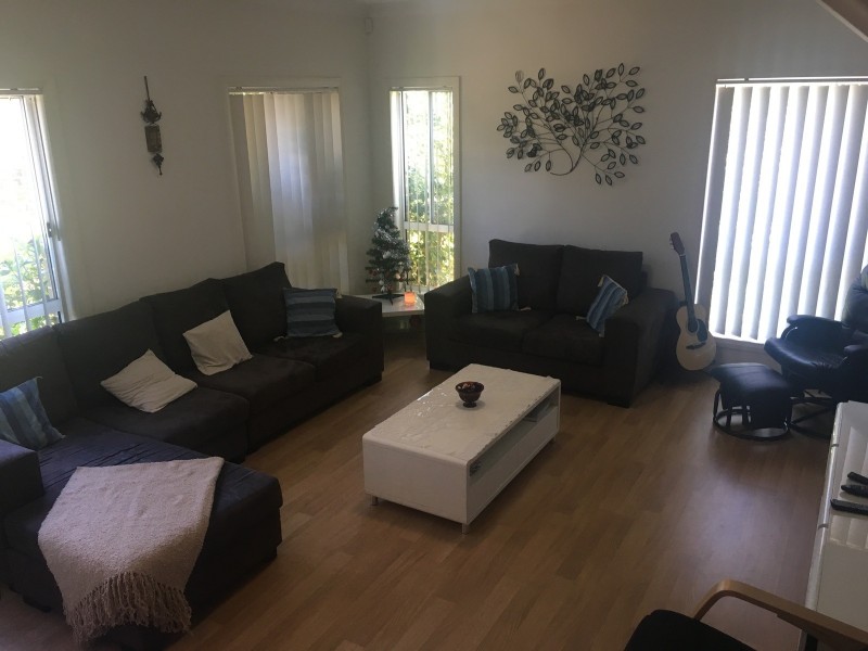 18 Wyena Road, Pendle Hill NSW 2145