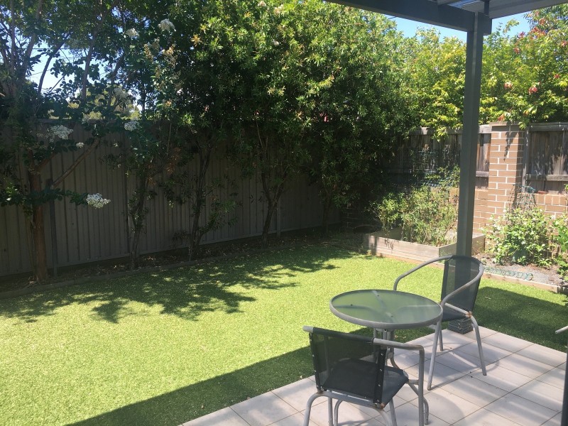 18 Wyena Road, Pendle Hill NSW 2145