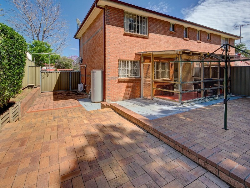 2/10 Sheehan Street, Wentworthville NSW 2145