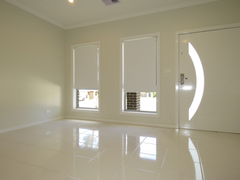 1/28 Carinya Road, Girraween NSW 2145