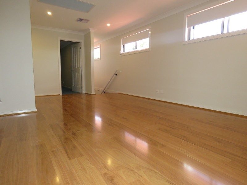 1/28 Carinya Road, Girraween NSW 2145