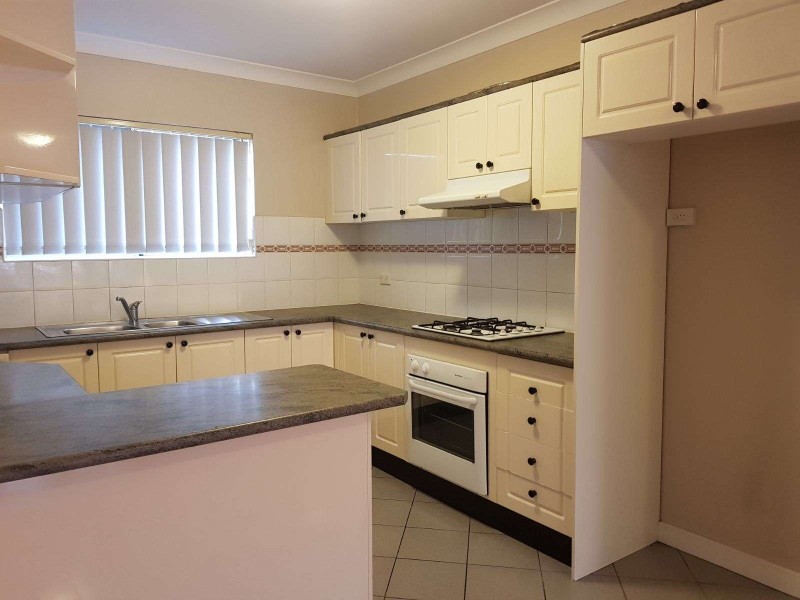 15/211 Dunmore Street, Pendle Hill NSW 2145