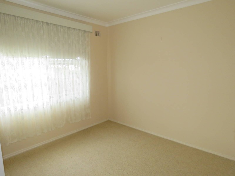 4 Andrews Avenue, Toongabbie NSW 2146