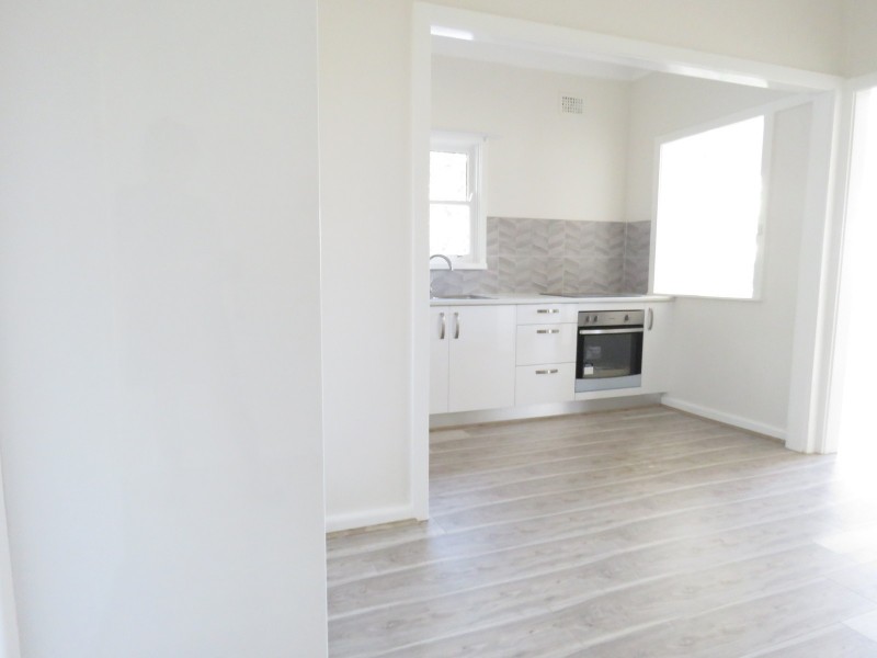 8 Burra Street, Pendle Hill NSW 2145