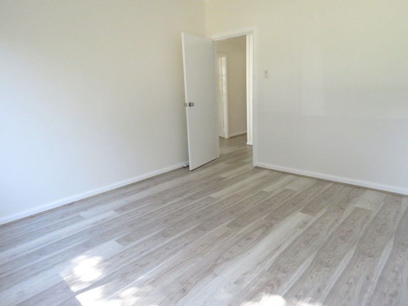 8 Burra Street, Pendle Hill NSW 2145