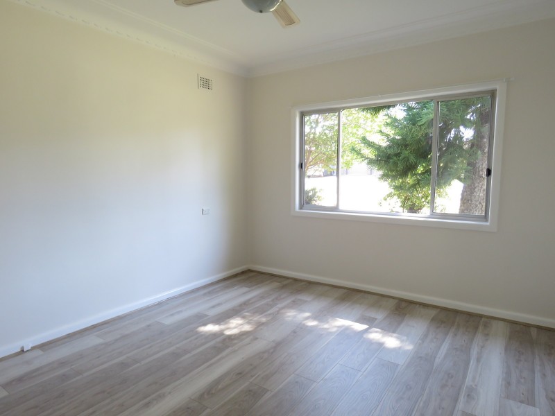 8 Burra Street, Pendle Hill NSW 2145