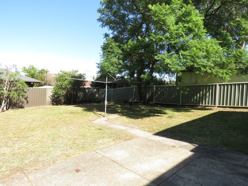 8 Burra Street, Pendle Hill NSW 2145