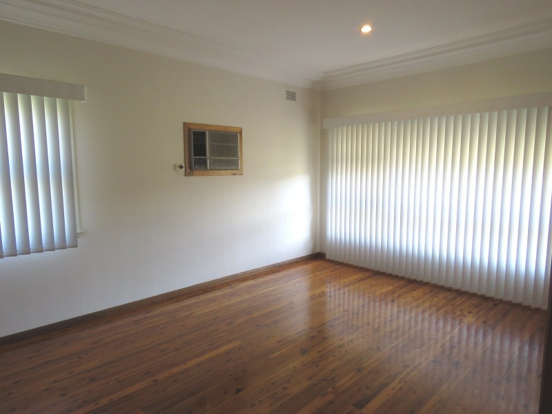 70 Bombala Street, Pendle Hill NSW 2145