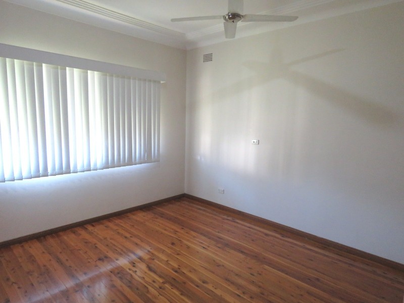 70 Bombala Street, Pendle Hill NSW 2145