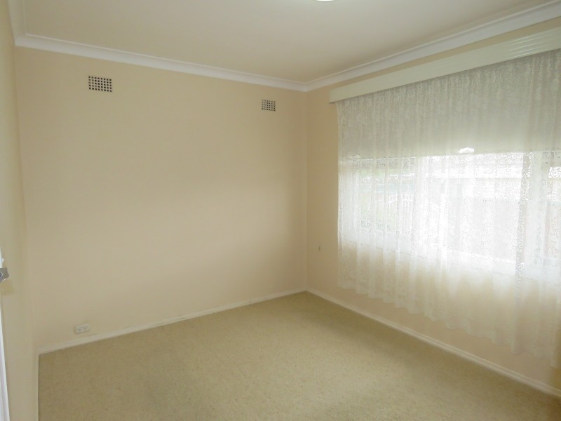 4 Andrews Avenue, Toongabbie NSW 2146