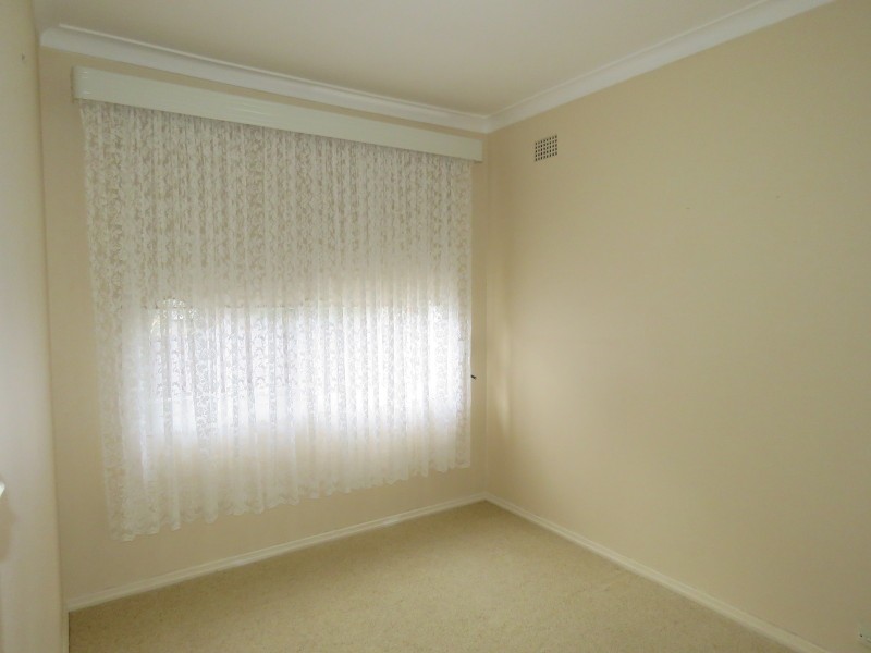 4 Andrews Avenue, Toongabbie NSW 2146