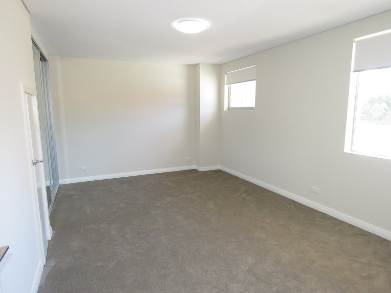 2/21 Priddle Street, Westmead NSW 2145