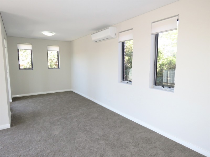 2/21 Priddle Street, Westmead NSW 2145