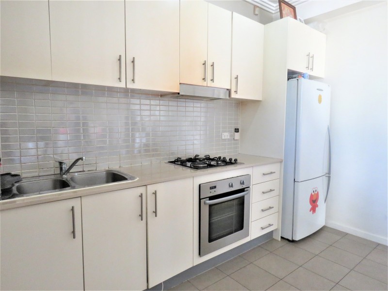 2/2A – 6 Lydbrook Street, Westmead NSW 2145