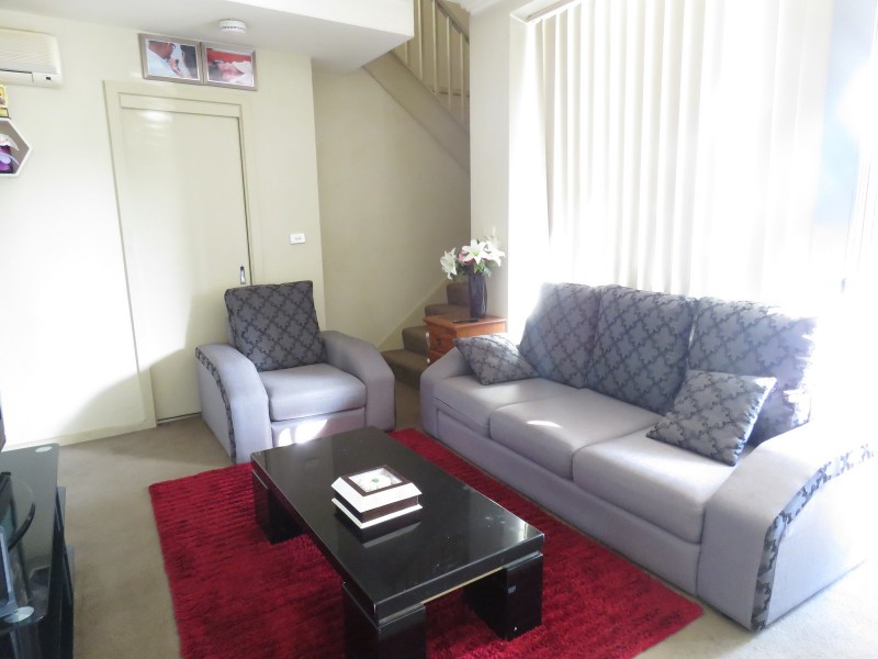 2/2A – 6 Lydbrook Street, Westmead NSW 2145