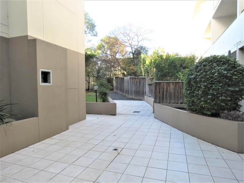 2/2A – 6 Lydbrook Street, Westmead NSW 2145