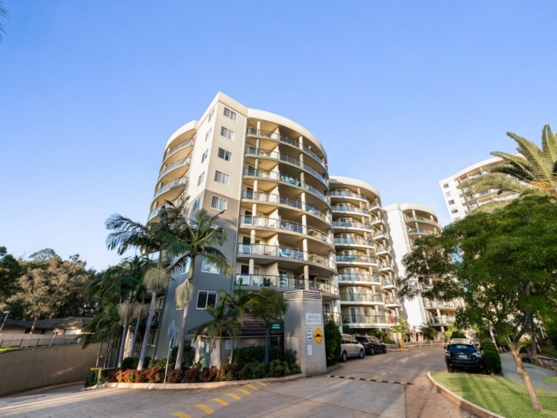 402/91A Bridge Road, Westmead NSW 2145