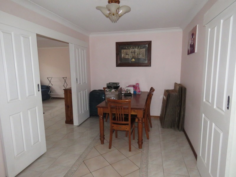 31 Woodlawn Drive, Toongabbie NSW 2146